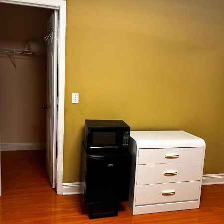 Spotless Guest Room With Shared Bathroom Orlando Exteriér fotografie